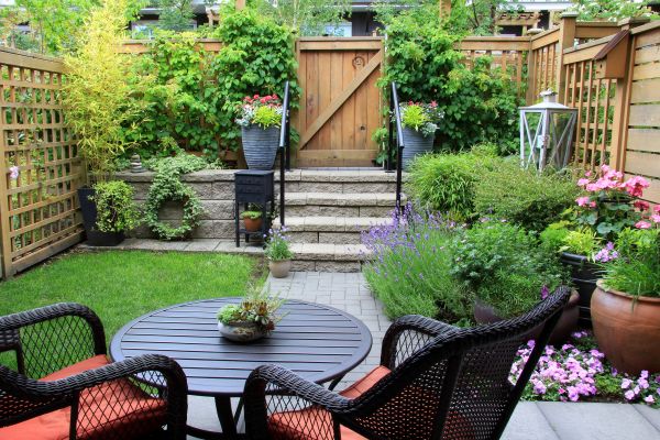 Small Yard Landscaping in Bella Vista