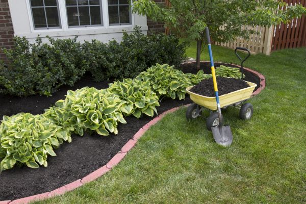 Landscape Mulching in Bella Vista
