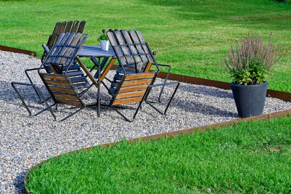 Metal Edging Installation in Bella Vista