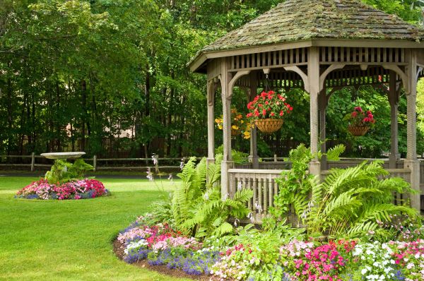Backyard Landscaping Service in Bella Vista
